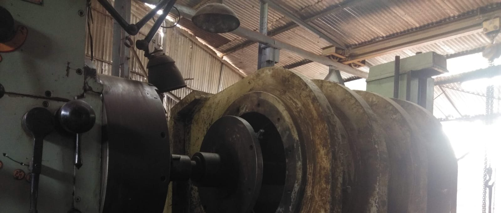 Horizontal boring machine on heavy casing