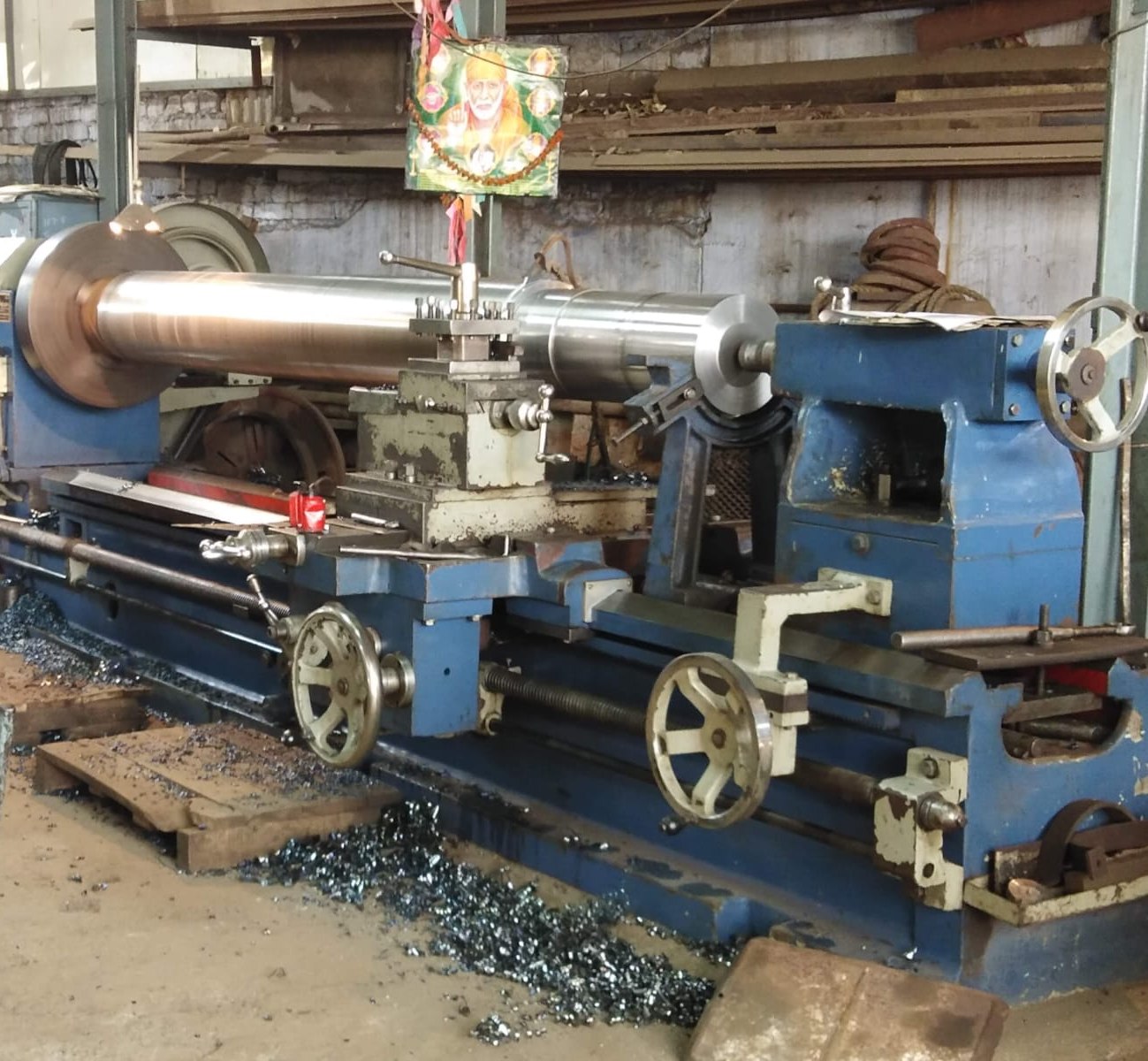 20-foot lathe — large shaft turning